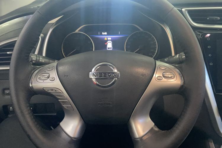 Used Nissan Murano 2019 2.5L XL Two-Wheel Drive Smart Connect Luxury Edition China VI Standard Steering Wheel