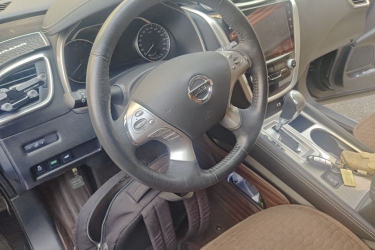 Used Nissan Murano 2019 2.5L XL Two-Wheel Drive Smart Connect Luxury Edition China VI Standard Steering Wheel