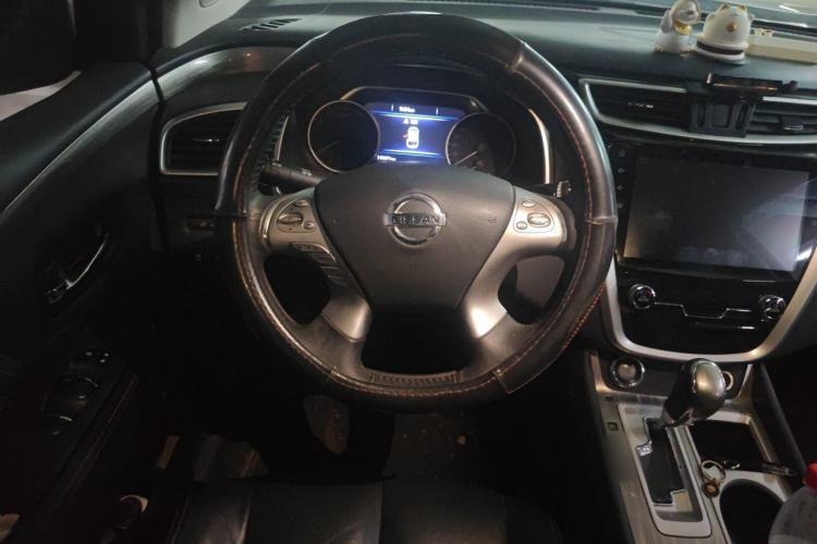 Used Nissan Murano 2019 2.5L XL Two-Wheel Drive Smart Connect Luxury Edition China VI Standard Steering Wheel