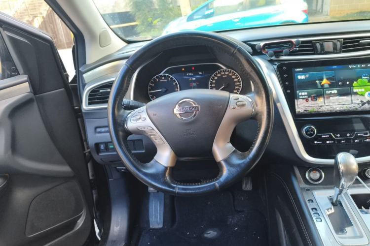 Used Nissan Murano 2019 2.5L XL Two-Wheel Drive Smart Connect Luxury Edition China VI Standard Steering Wheel
