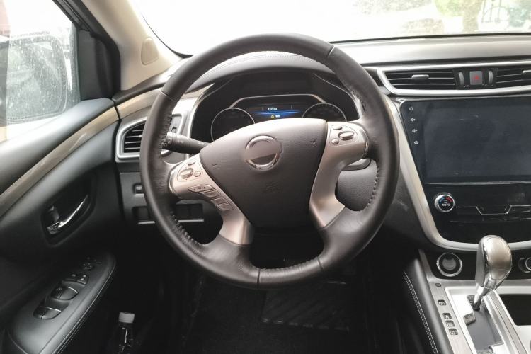 Used Nissan Murano 2019 2.5L XL Two-Wheel Drive Smart Connect Luxury Edition China VI Standard Steering Wheel