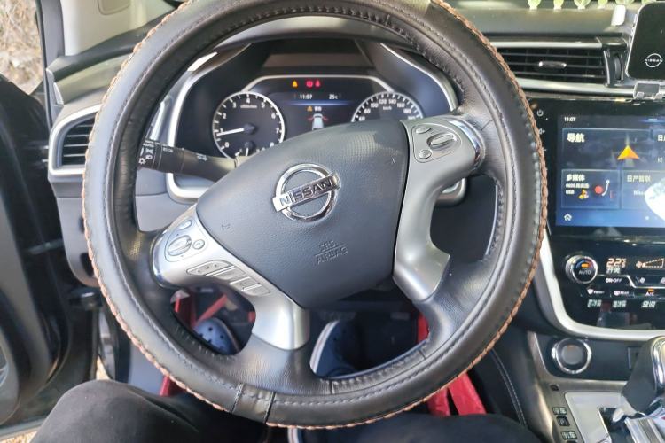 Used Nissan Murano 2019 2.5L XL Two-Wheel Drive Smart Connect Luxury Edition China VI Standard Steering Wheel