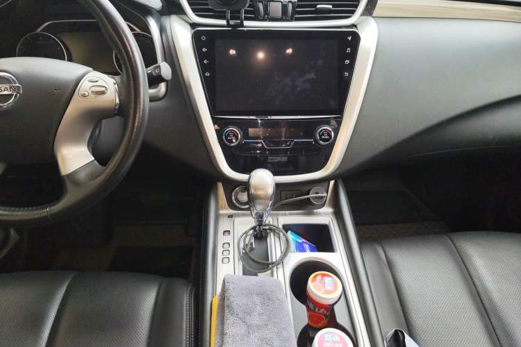 Used Nissan Murano 2019 2.5L XL Two-Wheel Drive Smart Connect Luxury Edition China VI Standard Audio And AC Panel