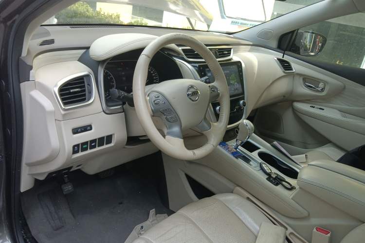 Used Nissan Murano 2019 2.5L XL Two-Wheel Drive SmartConnect Luxury Edition China V Standard Center Console