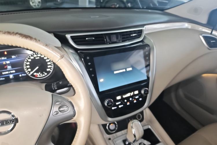 Used Nissan Murano 2019 2.5L XL Two-Wheel Drive SmartConnect Luxury Edition China V Standard Center Console