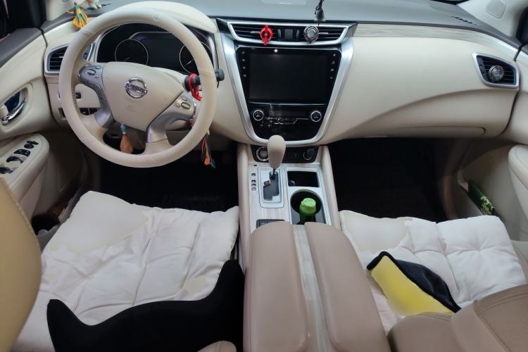 Used Nissan Murano 2019 2.5L XL Two-Wheel Drive SmartConnect Luxury Edition China V Standard Center Console
