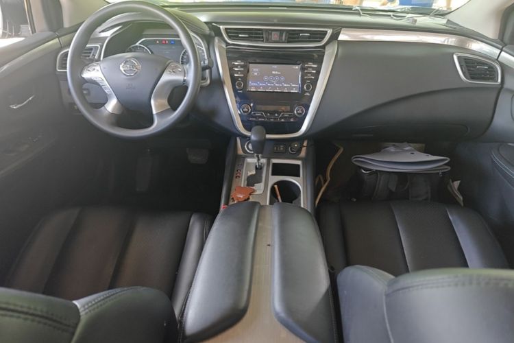 Used Nissan Murano 2019 2.5L XE Two-Wheel Drive Elite Version China VI Standard Center Console