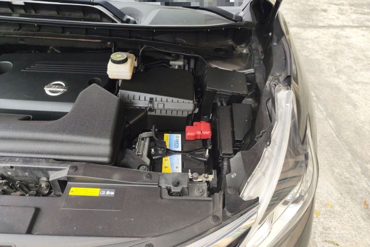Used Nissan Murano 2019 2.5L XL Two-Wheel Drive Smart Connect Luxury Edition China VI Standard Engine Bay Left