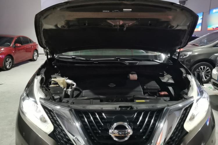 Used Nissan Murano 2019 2.5L XL Two-Wheel Drive Smart Connect Luxury Edition China VI Standard Engine Bay