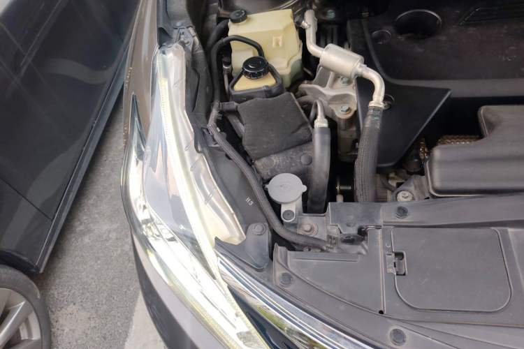 Used Nissan Murano 2019 2.5L XL Two-Wheel Drive SmartConnect Luxury Edition China V Standard Engine Bay Right