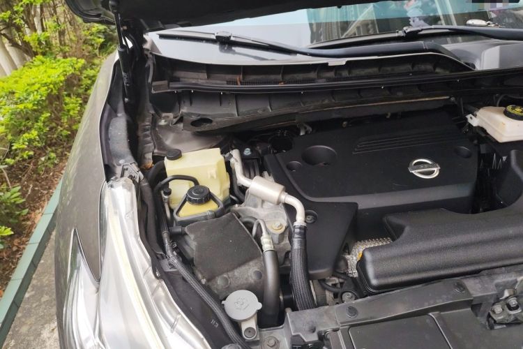 Used Nissan Murano 2019 2.5L XL Two-Wheel Drive Smart Connect Luxury Edition China VI Standard Engine Bay Right