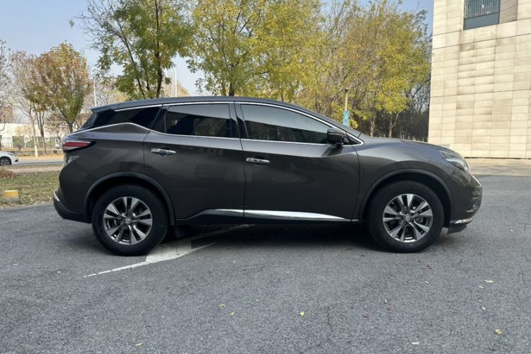 Used Nissan Murano 2019 2.5L XL Two-Wheel Drive Smart Connect Luxury Edition China VI Standard Exterior 3