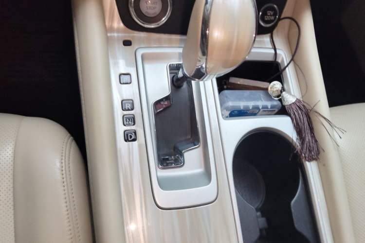 Used Nissan Murano 2019 2.5L XL Two-Wheel Drive Smart Connect Luxury Edition China VI Standard Gear Lever