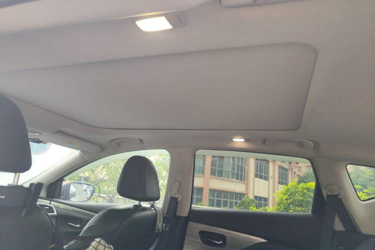 Used Nissan Murano 2019 2.5L XL Two-Wheel Drive Smart Connect Luxury Edition China VI Standard Headliner