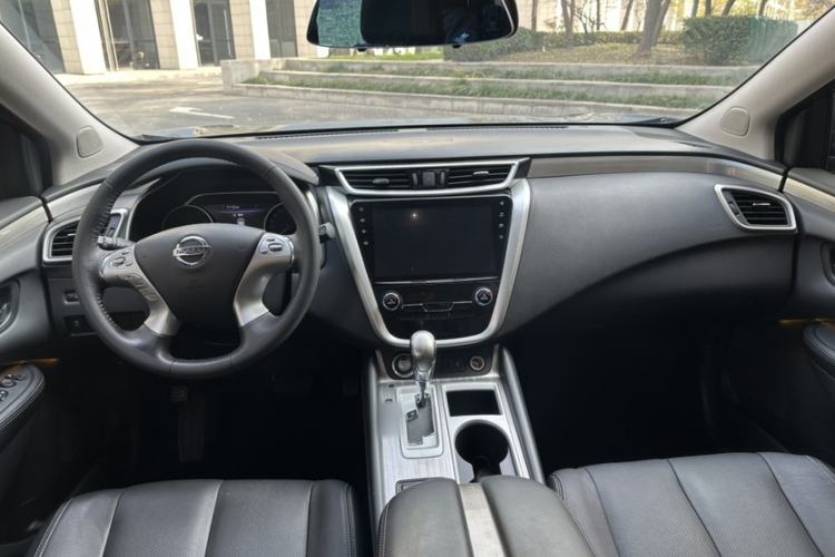 Used Nissan Murano 2019 2.5L XL Two-Wheel Drive Smart Connect Luxury Edition China VI Standard Interior 1