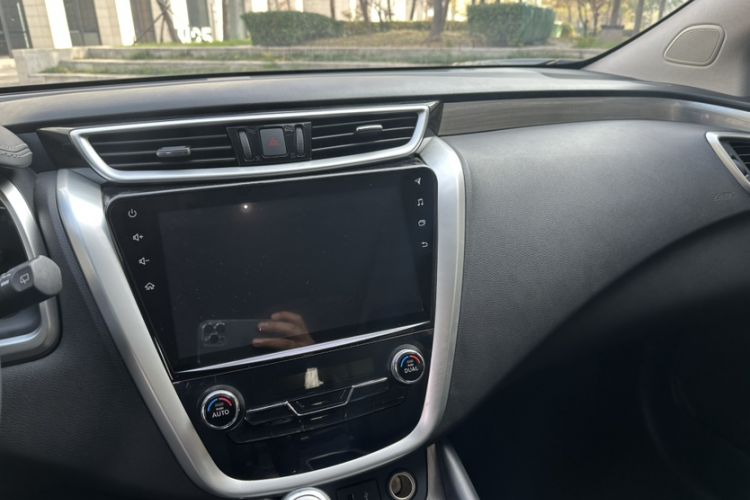 Used Nissan Murano 2019 2.5L XL Two-Wheel Drive Smart Connect Luxury Edition China VI Standard Interior 3