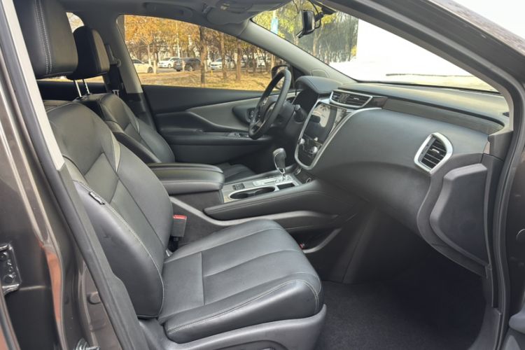 Used Nissan Murano 2019 2.5L XL Two-Wheel Drive Smart Connect Luxury Edition China VI Standard Interior 7