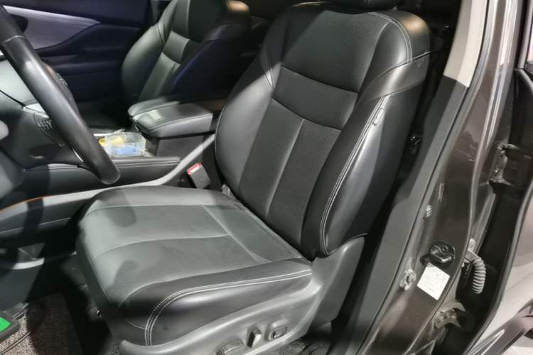 Used Nissan Murano 2019 2.5L XL Two-Wheel Drive Smart Connect Luxury Edition China VI Standard Left Front Seat