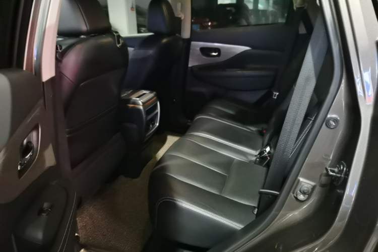 Used Nissan Murano 2019 2.5L XL Two-Wheel Drive Smart Connect Luxury Edition China VI Standard Left Rear Seat