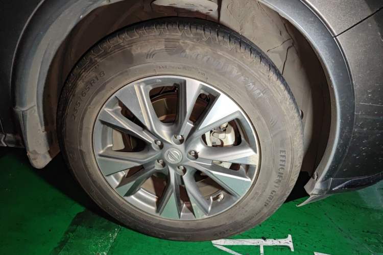 Used Nissan Murano 2019 2.5L XL Two-Wheel Drive SmartConnect Luxury Edition China V Standard Right Front Wheel Hub