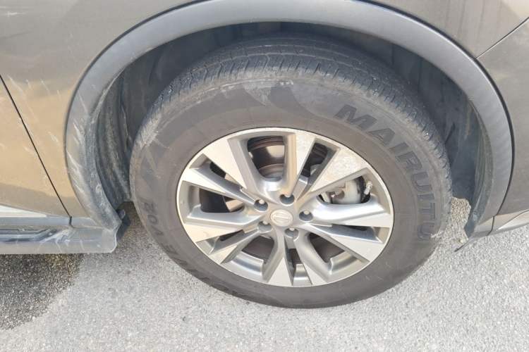 Used Nissan Murano 2019 2.5L XL Two-Wheel Drive SmartConnect Luxury Edition China V Standard Right Front Wheel Hub