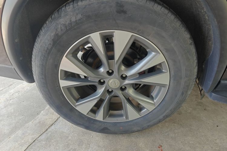 Used Nissan Murano 2019 2.5L XE Two-Wheel Drive Elite Version China VI Standard Right Rear Wheel Hub