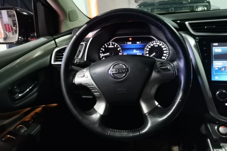 Used Nissan Murano 2019 2.5L XL Two-Wheel Drive Smart Connect Luxury Edition China VI Standard Steering Wheel