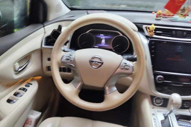 Used Nissan Murano 2019 2.5L XL Two-Wheel Drive Smart Connect Luxury Edition China VI Standard Steering Wheel