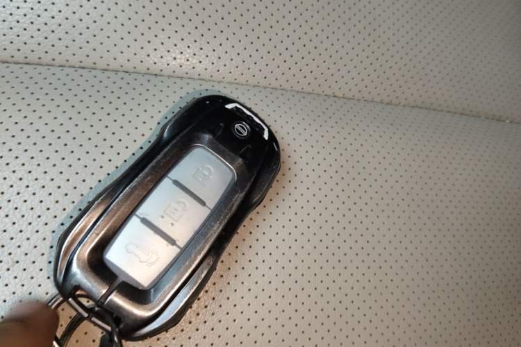 Used Nissan Murano 2019 2.5L XL Two-Wheel Drive Smart Connect Luxury Edition China VI Standard Vehicle Key