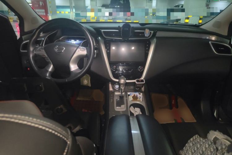Used Nissan Murano 2019 2.5L XL Two-Wheel Drive Smart Connect Luxury Edition China VI Standard Center Console