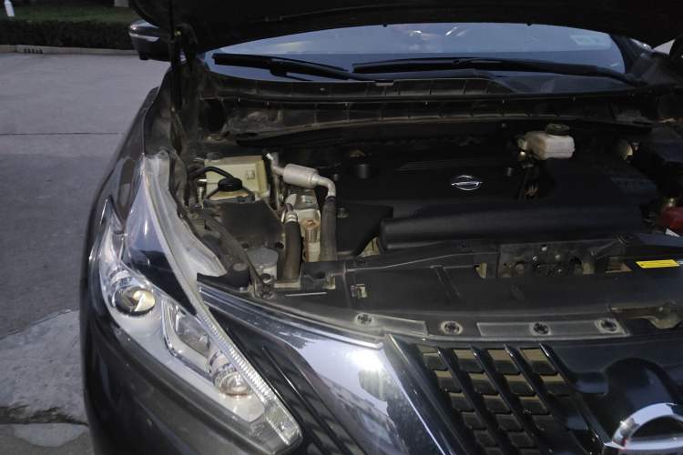 Used Nissan Murano 2019 2.5L XL Two-Wheel Drive SmartConnect Luxury Edition China V Standard Engine Bay Right