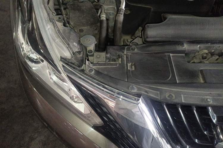 Used Nissan Murano 2019 2.5L XL Two-Wheel Drive SmartConnect Luxury Edition China V Standard Engine Bay Right