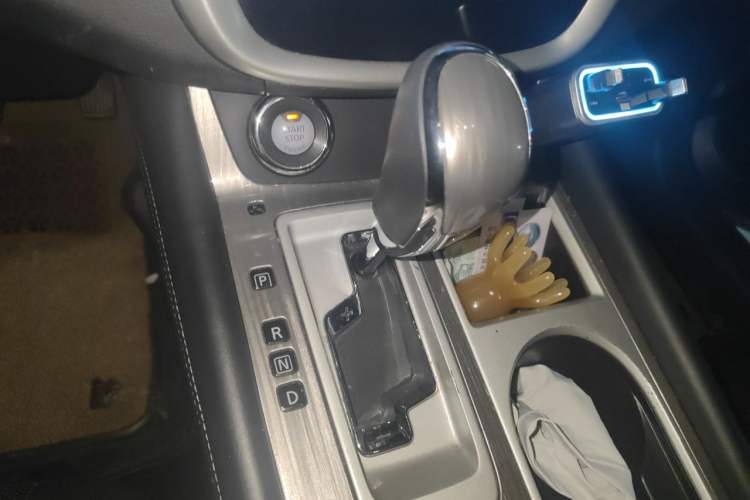 Used Nissan Murano 2019 2.5L XL Two-Wheel Drive Smart Connect Luxury Edition China VI Standard Gear Lever