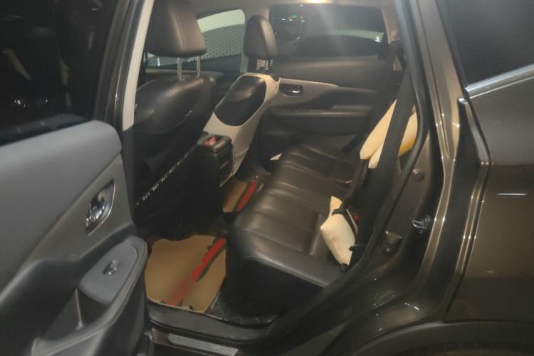 Used Nissan Murano 2019 2.5L XL Two-Wheel Drive Smart Connect Luxury Edition China VI Standard Left Rear Seat