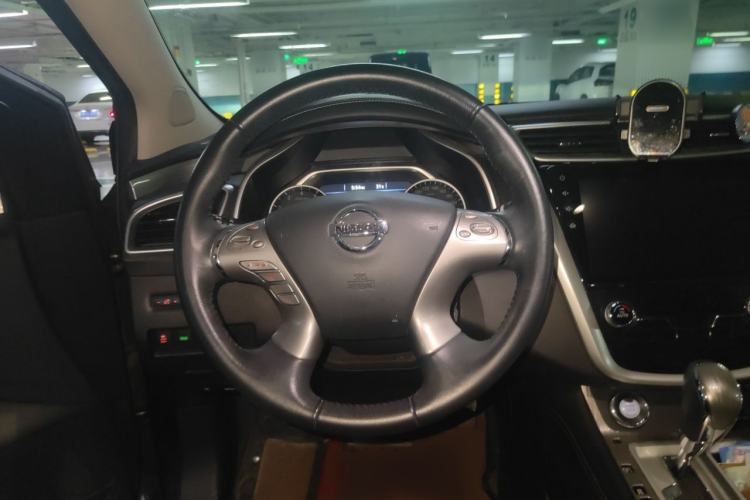 Used Nissan Murano 2019 2.5L XL Two-Wheel Drive Smart Connect Luxury Edition China VI Standard Steering Wheel