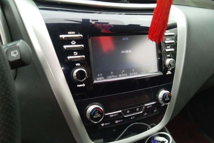 Used Nissan Murano 2019 2.5L XE Two-Wheel Drive Elite Version China VI Standard Audio And AC Panel