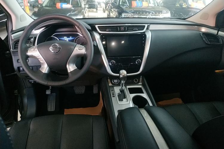 Used Nissan Murano 2019 2.5L XL Two-Wheel Drive Smart Connect Luxury Edition China VI Standard Center Console