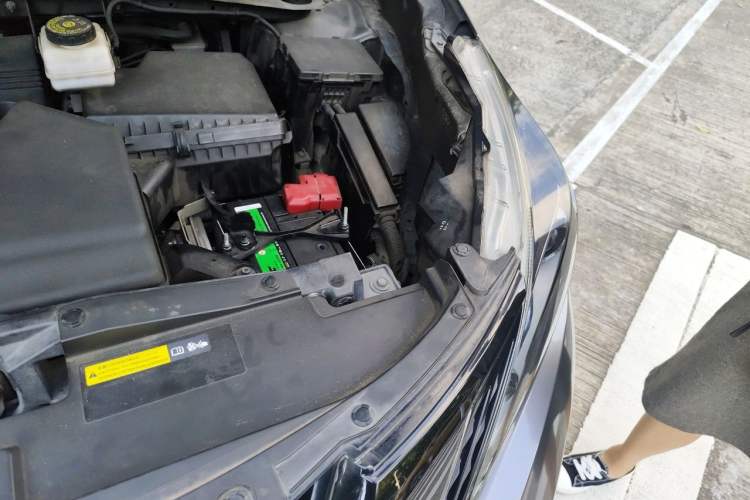 Used Nissan Murano 2019 2.5L XL Two-Wheel Drive Smart Connect Luxury Edition China VI Standard Engine Bay Left