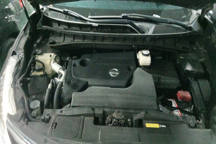 Used Nissan Murano 2019 2.5L XL Two-Wheel Drive Smart Connect Luxury Edition China VI Standard Engine Bay