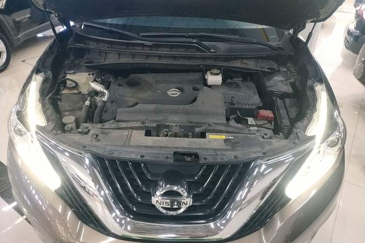 Used Nissan Murano 2019 2.5L XE Two-Wheel Drive Elite Version China VI Standard Engine Bay