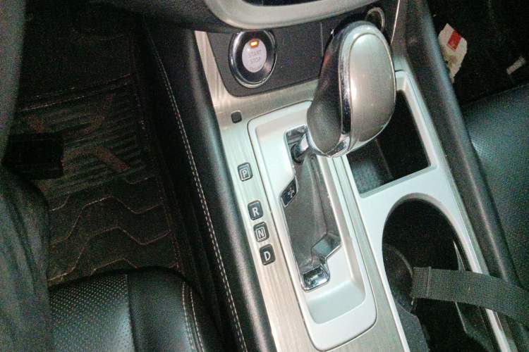 Used Nissan Murano 2019 2.5L XL Two-Wheel Drive Smart Connect Luxury Edition China VI Standard Gear Lever