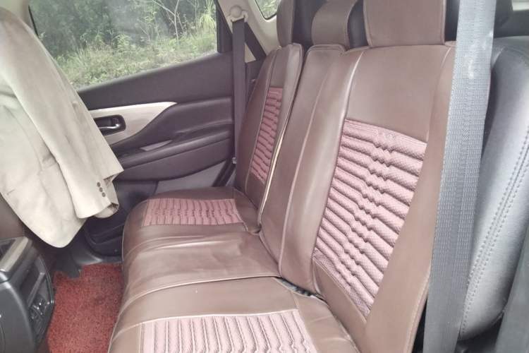 Used Nissan Murano 2019 2.5L XE Two-Wheel Drive Elite Version China VI Standard Left Rear Seat