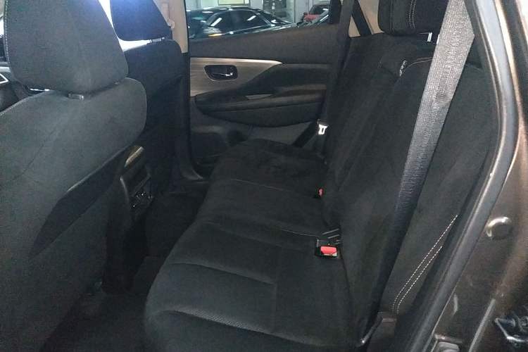 Used Nissan Murano 2019 2.5L XE Two-Wheel Drive Elite Version China VI Standard Left Rear Seat