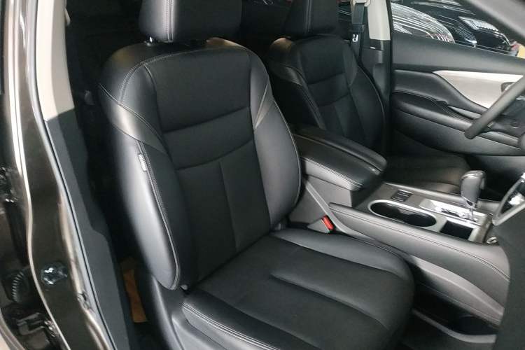 Used Nissan Murano 2019 2.5L XL Two-Wheel Drive Smart Connect Luxury Edition China VI Standard Right Front Seat