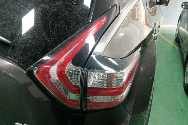 Used Nissan Murano 2019 2.5L XL Two-Wheel Drive Smart Connect Luxury Edition China VI Standard Right Rear Taillight