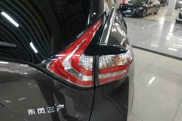 Used Nissan Murano 2019 2.5L XE Two-Wheel Drive Elite Version China VI Standard Right Rear Taillight
