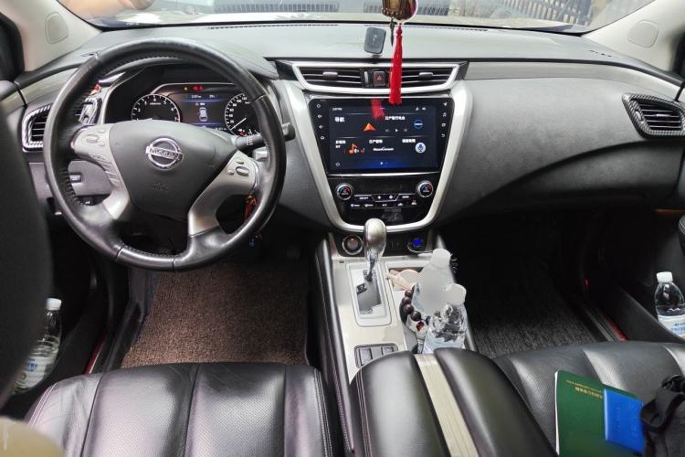 Used Nissan Murano 2019 2.5L XL Two-Wheel Drive Smart Connect Luxury Edition China VI Standard Center Console