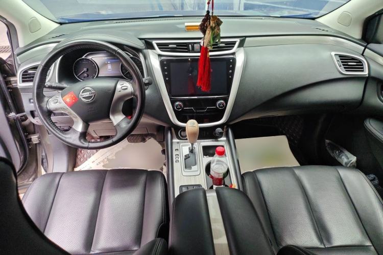 Used Nissan Murano 2019 2.5L XL Two-Wheel Drive Smart Connect Luxury Edition China VI Standard Center Console
