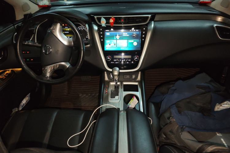 Used Nissan Murano 2019 2.5L XL Two-Wheel Drive Smart Connect Luxury Edition China VI Standard Center Console