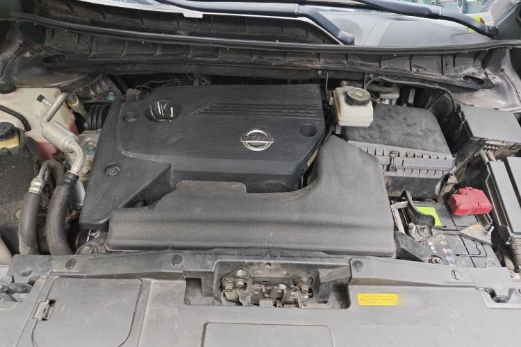 Used Nissan Murano 2019 2.5L XL Two-Wheel Drive Smart Connect Luxury Edition China VI Standard Engine Bay